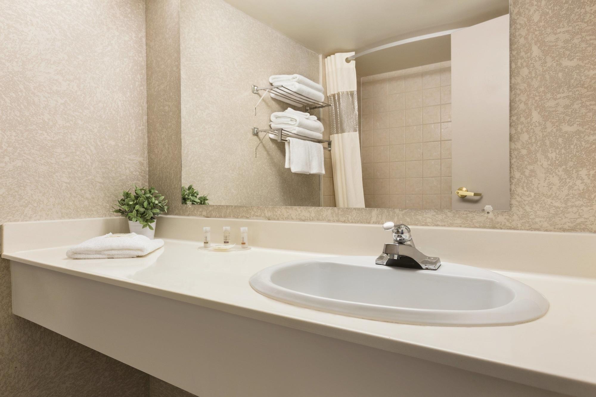 Days Inn By Wyndham Ottawa Airport Luaran gambar