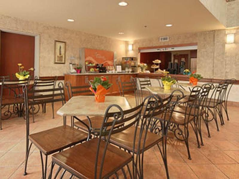 Days Inn By Wyndham Ottawa Airport Luaran gambar